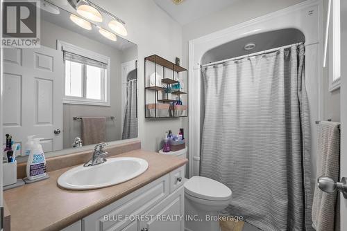 8 Meadowvale Drive, St. Thomas, ON - Indoor Photo Showing Bathroom