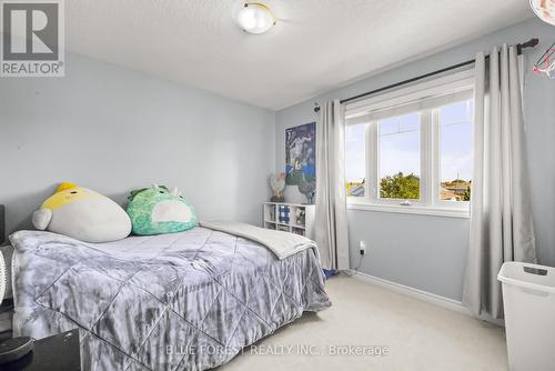 8 Meadowvale Drive, St. Thomas, ON - Indoor Photo Showing Bedroom