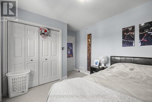 8 Meadowvale Drive, St. Thomas, ON - Indoor Photo Showing Bedroom