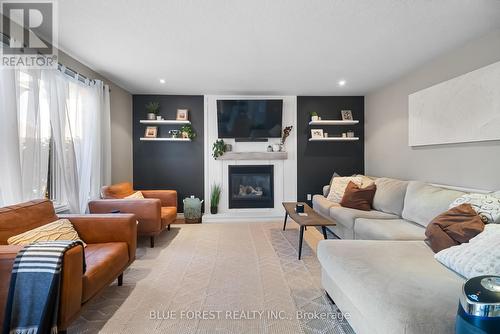 8 Meadowvale Drive, St. Thomas, ON - Indoor Photo Showing Living Room With Fireplace