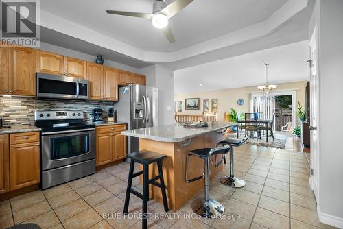 534 Sales Drive, Woodstock, ON - Indoor Photo Showing Kitchen