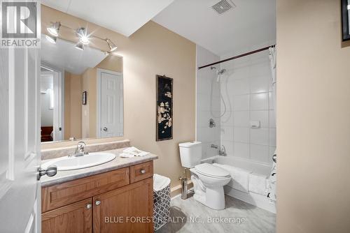 534 Sales Drive, Woodstock, ON - Indoor Photo Showing Bathroom