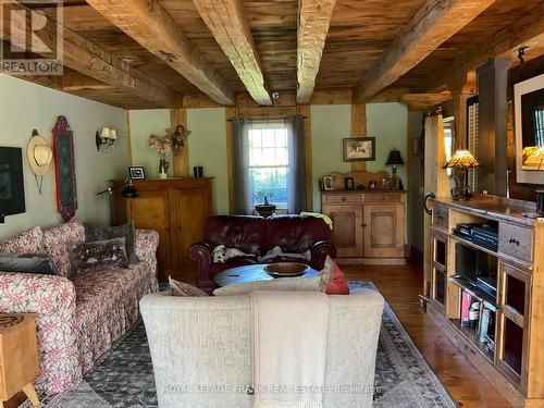 1183 Roger Place, Smith-Ennismore-Lakefield, ON - Indoor Photo Showing Living Room