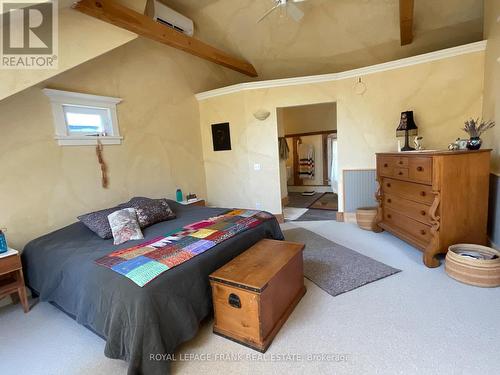 1183 Roger Place, Smith-Ennismore-Lakefield, ON - Indoor Photo Showing Bedroom