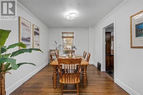 422 Moy Avenue, Windsor, ON - Indoor Photo Showing Dining Room