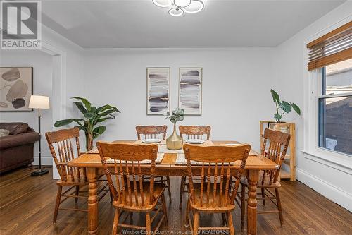 422 Moy Avenue, Windsor, ON - Indoor Photo Showing Dining Room