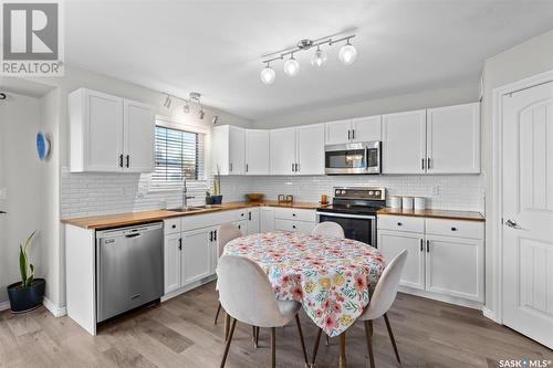 107 Brookdale Crescent, Saskatoon, SK - Indoor Photo Showing Kitchen With Stainless Steel Kitchen