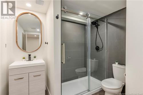 20 Galaxy, Moncton, NB - Indoor Photo Showing Bathroom