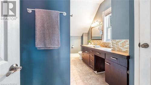 914 7Th Avenue E, Owen Sound, ON - Indoor Photo Showing Bathroom