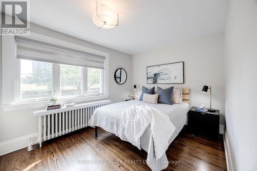 212 Broadway Avenue, Toronto, ON - Indoor Photo Showing Bedroom