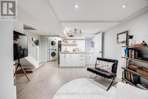 212 Broadway Avenue, Toronto, ON - Indoor Photo Showing Laundry Room