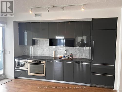 3505 - 115 Mcmahon Drive, Toronto, ON - Indoor Photo Showing Kitchen With Upgraded Kitchen