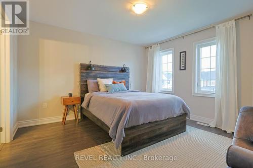 7814 Hackberry Trail, Niagara Falls, ON - Indoor Photo Showing Bedroom