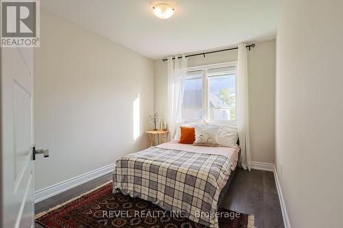 7814 Hackberry Trail, Niagara Falls, ON - Indoor Photo Showing Bedroom