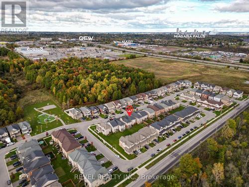 7814 Hackberry Trail, Niagara Falls, ON - Outdoor With View