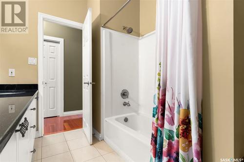 5018 Wascana Vista Court, Regina, SK - Indoor Photo Showing Bathroom