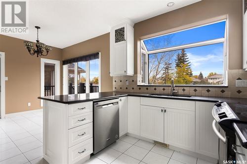 5018 Wascana Vista Court, Regina, SK - Indoor Photo Showing Kitchen