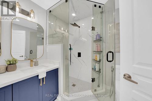 689 Murrell Boulevard, East Gwillimbury, ON - Indoor Photo Showing Bathroom