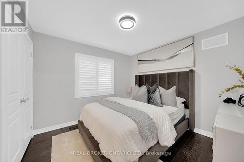 689 Murrell Boulevard, East Gwillimbury, ON - Indoor Photo Showing Bedroom