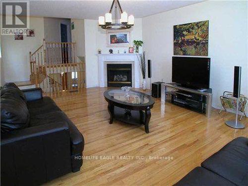 105 Brightsview Drive, Richmond Hill, ON - Indoor Photo Showing Living Room With Fireplace