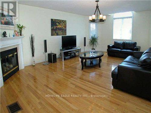 105 Brightsview Drive, Richmond Hill, ON - Indoor Photo Showing Living Room With Fireplace