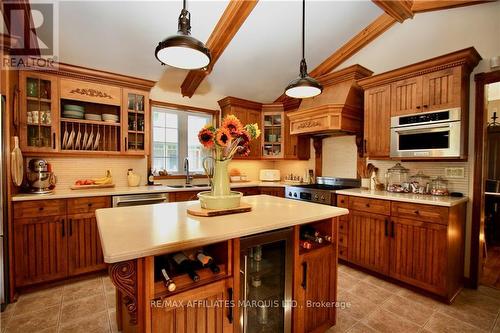 236 Sydney Street, Cornwall (717 - Cornwall), ON - Indoor Photo Showing Kitchen