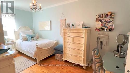 236 Sydney Street, Cornwall (717 - Cornwall), ON - Indoor Photo Showing Bedroom