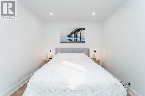 205 Hoyt Avenue, Tay, ON - Indoor Photo Showing Bedroom