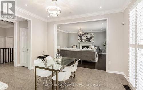 409 Coombs Court, Milton, ON - Indoor Photo Showing Dining Room