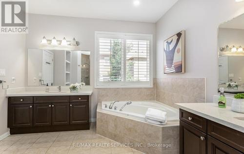 409 Coombs Court, Milton, ON - Indoor Photo Showing Bathroom