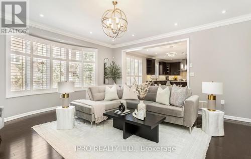 409 Coombs Court, Milton, ON - Indoor Photo Showing Living Room