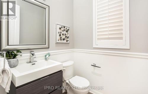 409 Coombs Court, Milton, ON - Indoor Photo Showing Bathroom