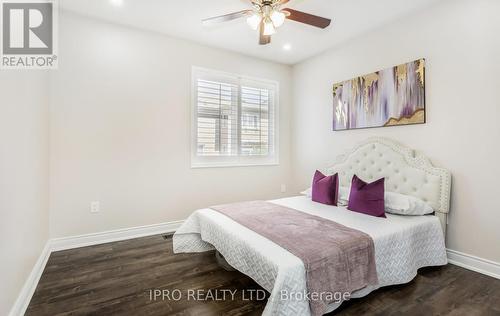 409 Coombs Court, Milton, ON - Indoor Photo Showing Bedroom