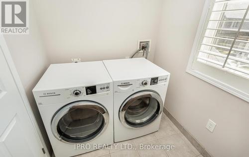 409 Coombs Court, Milton, ON - Indoor Photo Showing Laundry Room