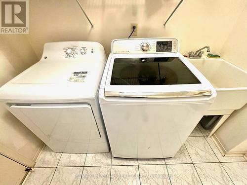 3058 Dalehurst Drive, Mississauga, ON - Indoor Photo Showing Laundry Room