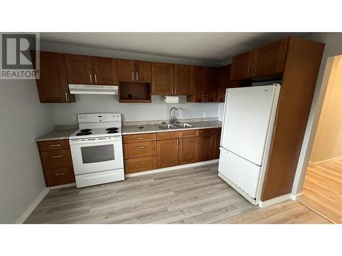 101 11Th Street, Prince Rupert, BC - Indoor Photo Showing Kitchen With Double Sink