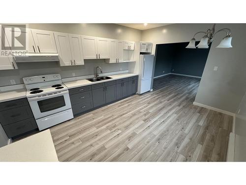 101 11Th Street, Prince Rupert, BC - Indoor Photo Showing Kitchen With Double Sink