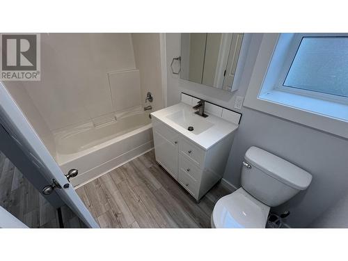 101 11Th Street, Prince Rupert, BC - Indoor Photo Showing Bathroom