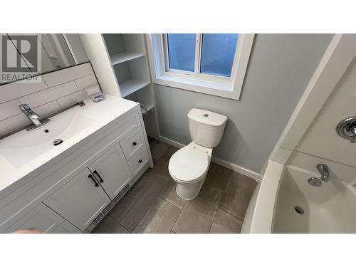 101 11Th Street, Prince Rupert, BC - Indoor Photo Showing Bathroom