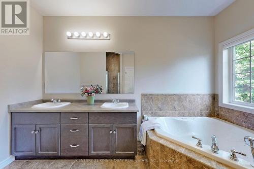 5 - 3 Reddington Drive, Caledon, ON - Indoor Photo Showing Bathroom