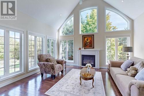 5 - 3 Reddington Drive, Caledon, ON - Indoor Photo Showing Living Room With Fireplace