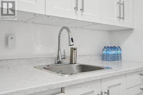 312 - 1450 Glen Abbey Gate, Oakville, ON - Indoor Photo Showing Kitchen