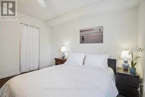 312 - 1450 Glen Abbey Gate, Oakville, ON - Indoor Photo Showing Bedroom