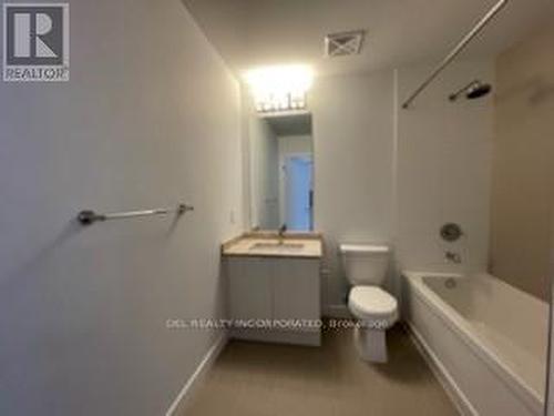 418 - 4055 Parkside Village Drive, Mississauga, ON - Indoor Photo Showing Bathroom