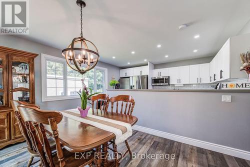 70 Stanley Street, Cambridge, ON - Indoor Photo Showing Dining Room