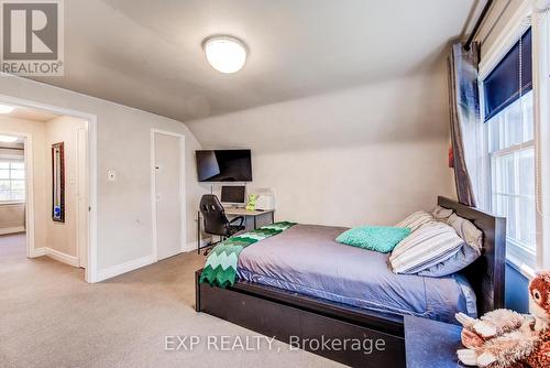 70 Stanley Street, Cambridge, ON - Indoor Photo Showing Bedroom