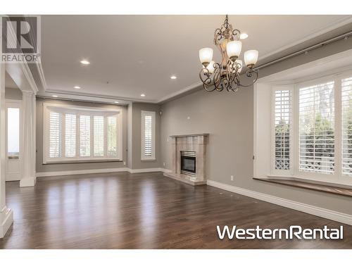 24** W 18Th Avenue, Vancouver, BC - Indoor Photo Showing Living Room With Fireplace