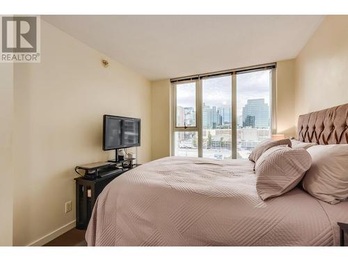 1208 131 Regiment Square, Vancouver, BC - Indoor Photo Showing Bedroom