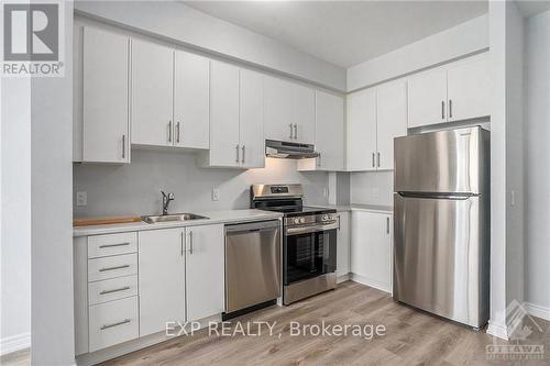 612 - 397 Codd'S Road, Ottawa, ON - Indoor Photo Showing Kitchen With Stainless Steel Kitchen