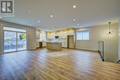 2969B Gilbert Road, Kamloops, BC - Indoor